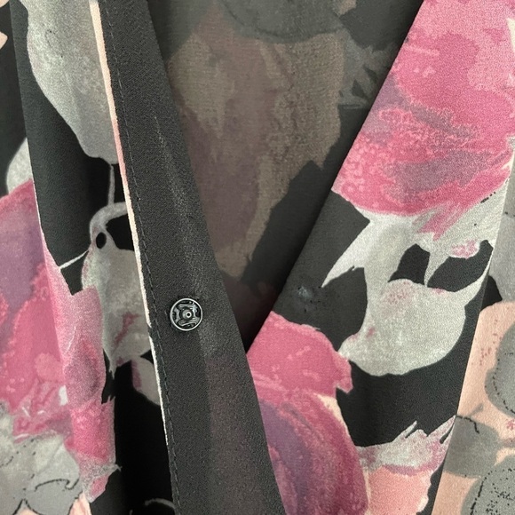 NWT Lulu’s What’s Bloomin Floral Romper Size S - Picture 10 of 10